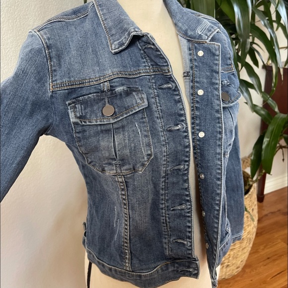 KUT from the KLOTH Amelia Denim Jacket - Picture 3 of 8
